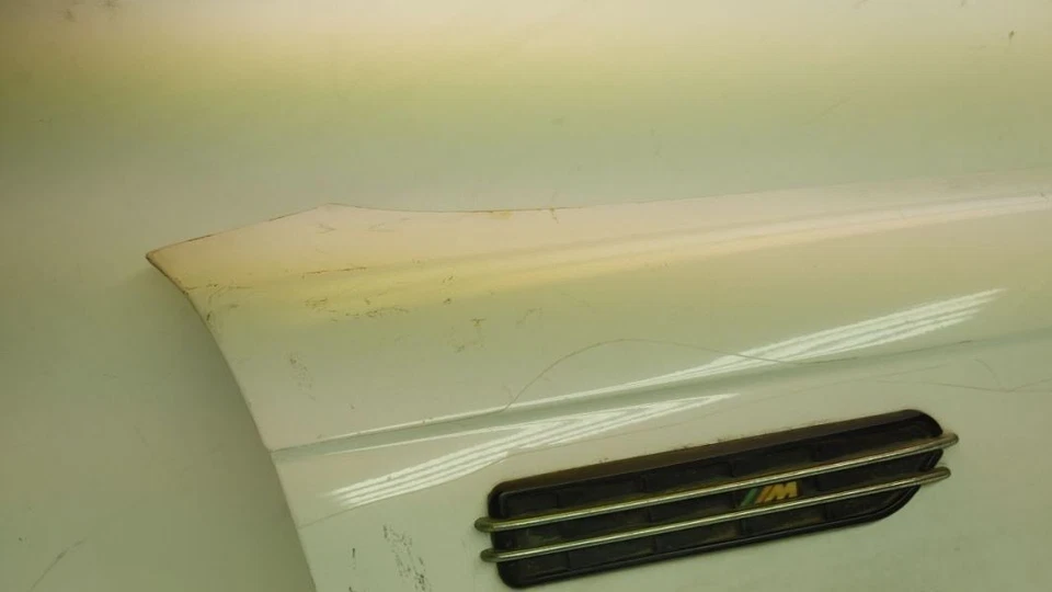 01 02 03 BMW 330CI E46 GUARDABARROS DERECHO BLANCO Foto 3 de 4