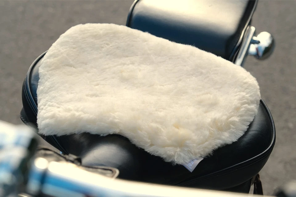 Cojín de asiento de motocicleta natural | Funda de asiento de motocicleta 100% piel de oveja genuina... Foto 2 de 4