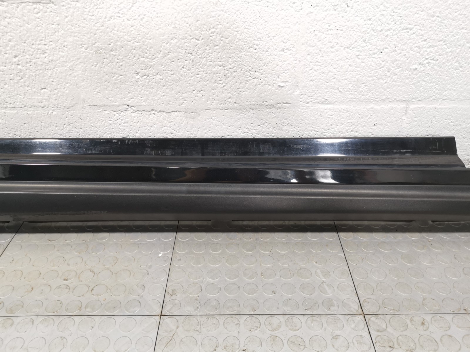 Maserati Ghibli 3.0L RWD Auto 2015 Right Side Rocker Panel Side Skirt 6700288400