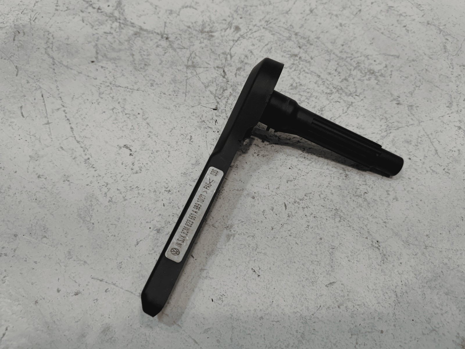 2021-2025 VOLKSWAGEN ATLAS HOOD BONNET RELEASE LEVER HANDLE OEM