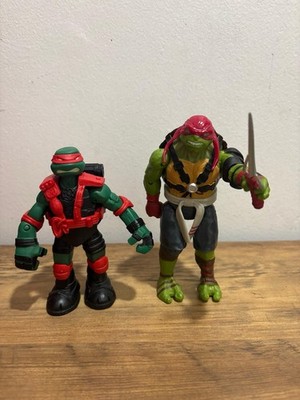 Nickelodeon TMNT Raphael Turtle Action Figure Set w/ Sai, Plastic Green/Red