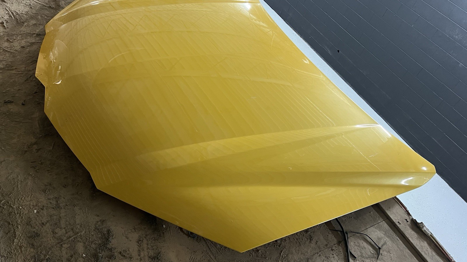 Lamborghini Urus Hood / Bonnet Yellow