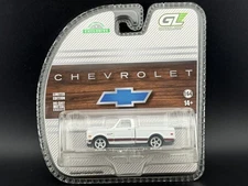 Greenlight 1972 Chevrolet Cheyenne C10 Short Bed – White 30566 1/64