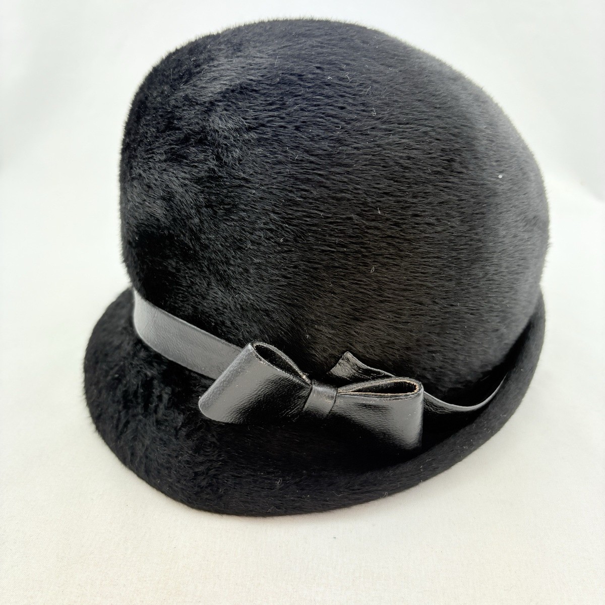 Vtg MCM Bullocks Wilshire Helios Black Faux Fur Cloche Derby  display picture 1