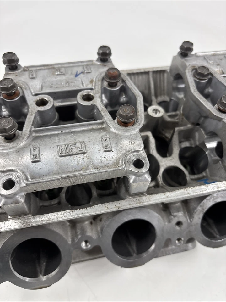 GENUINE HONDA CBR600RR PC49 2013 -16 BARE CYLINDER HEAD NO VALVES - Image 3 of 4