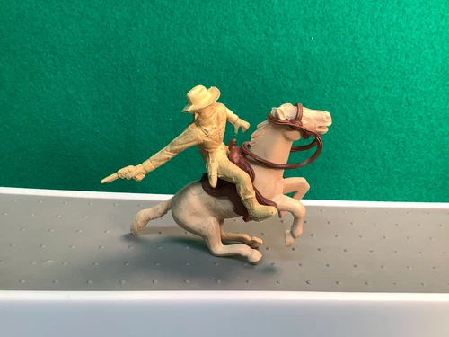 Marx 1950's 60mm original masked bandit on galloping horse bridle and saddle.