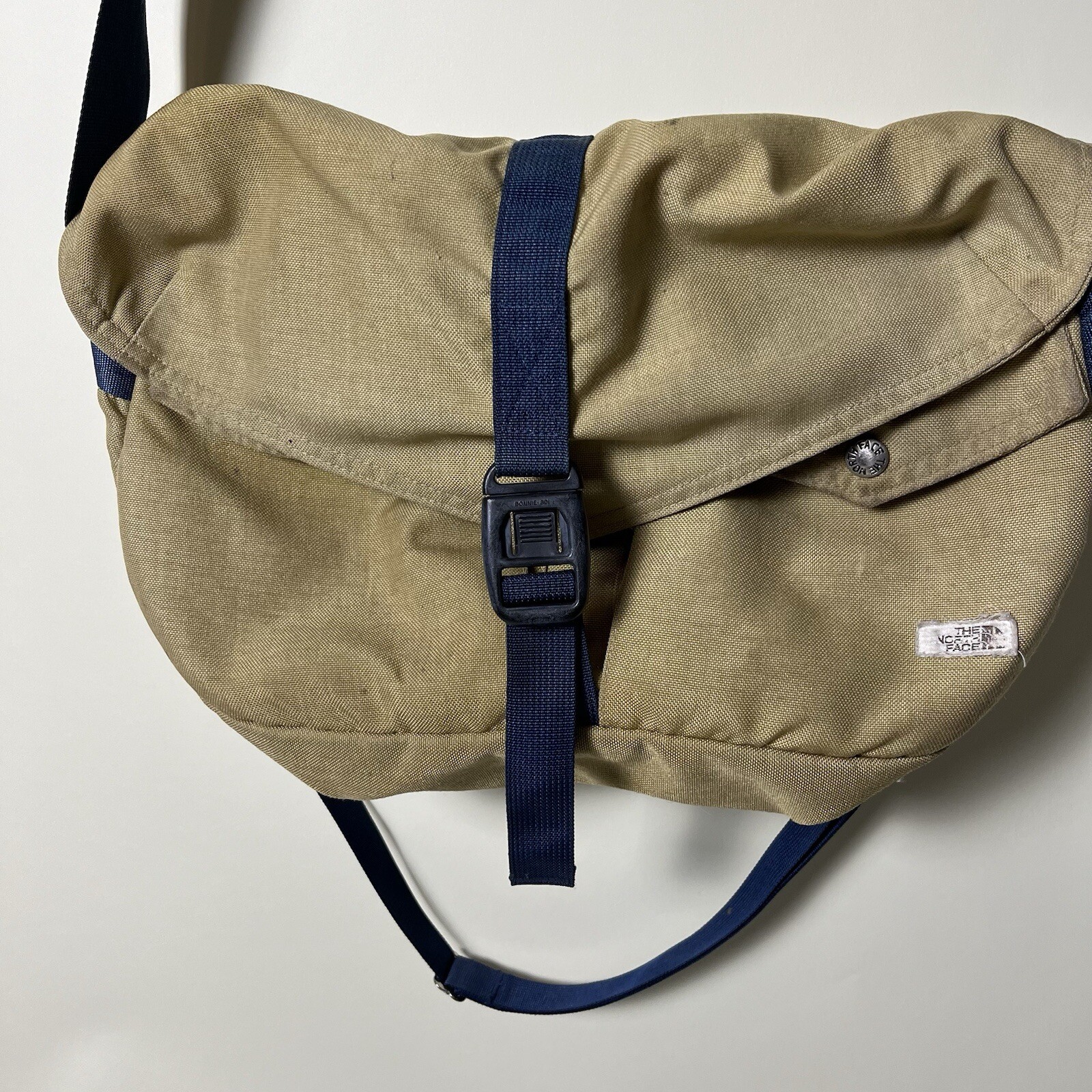 Vintage the north face crossbody messenger bag lots of pockets beige