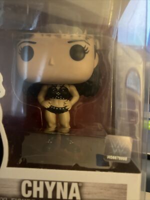 Funko POP! WWE Chyna w/ W Holo 85 w/Pop Protector {FPB13} | eBay