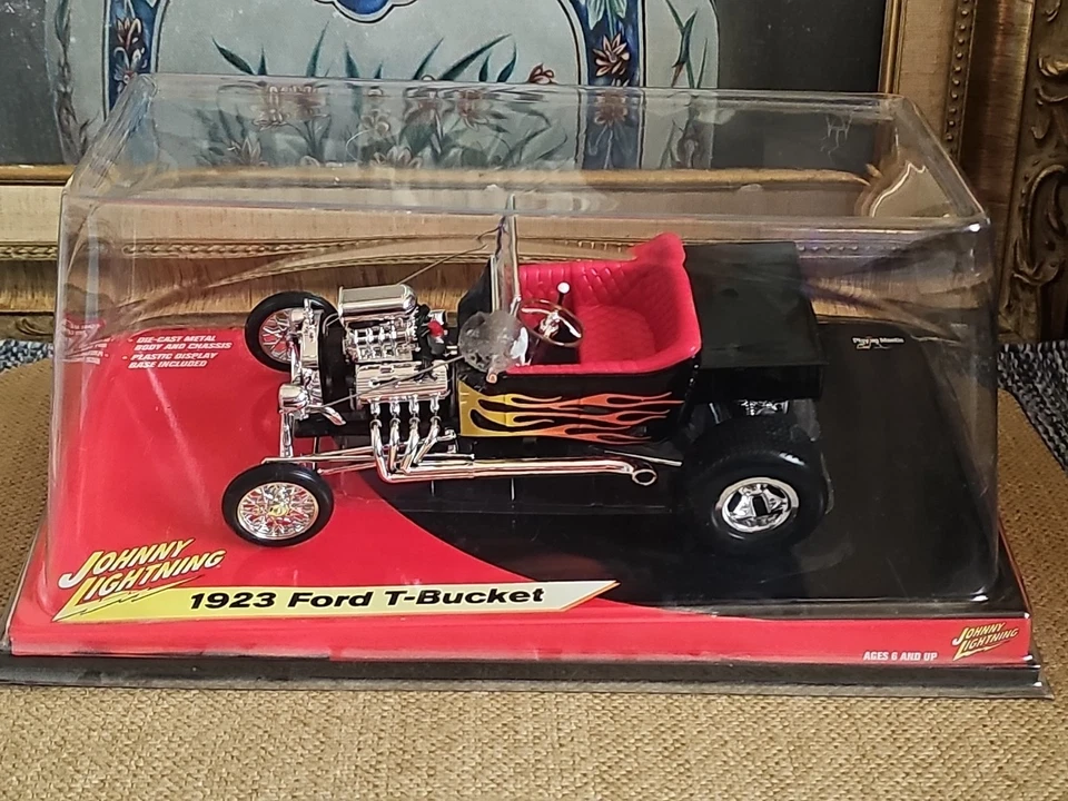 Johnny Lightning 1:18  1923 Ford T Bucket  - Image 3 of 4