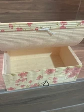 Jewelry Storage Box with Attached Lid Rose