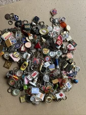 ( N6) gros Lot De 2,095 Kg de porte clefs Ancien