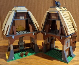 LEGO Kingdoms 7189 Mill Village Raid near complete w/ minfigs animals box books