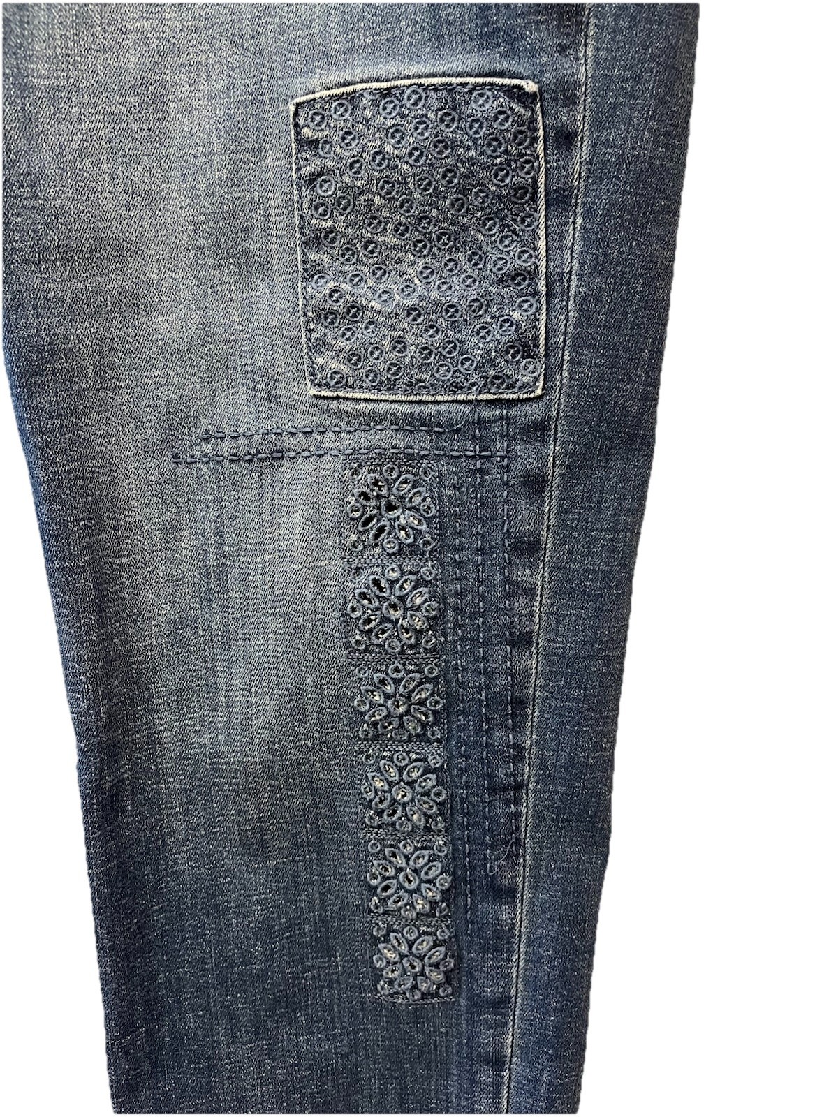 Chico’s Eyelet/Patchwork So Slimming Girlfriend S… - image 3