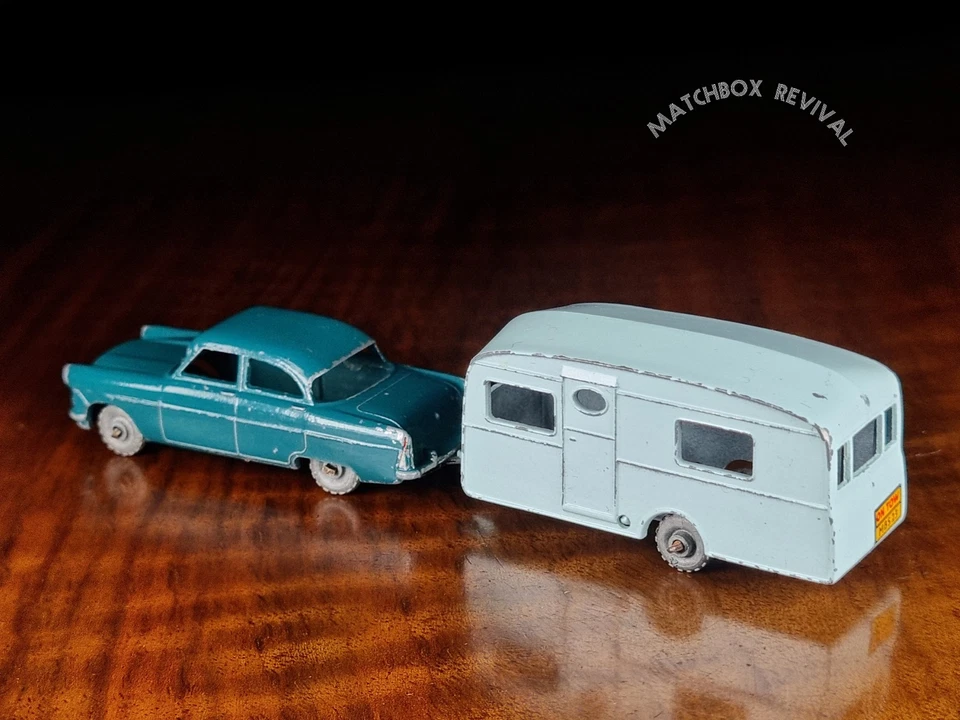 Vintage Lesney Matchbox No.33a Ford Zodiac & 23b Berkeley Caravan    - Image 2 of 4