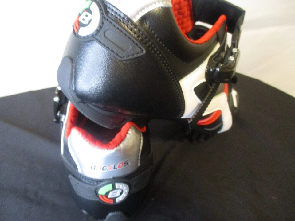 Zapatos de ciclismo Bucklos B708 negro/rojo/blanco gancho y bucle talla 11,5 EE. UU. con tacos Foto 3 de 4
