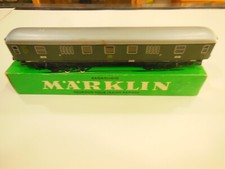 Wagon MARKLIN echelle HO ref 4026 : fourgon train rapide