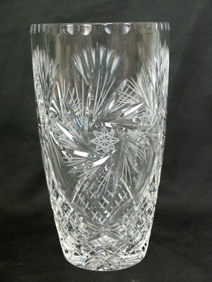 Crystal Clear Industries Monica Pinwheel Flower Vase 10'' x 5.5''