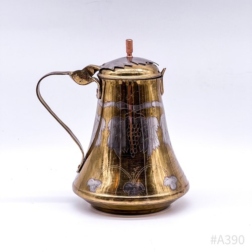 Vintage Brass Jug with Handle & Lid Weinreben-Dekor Handmade Albania 018/1 - Picture 3 of 11