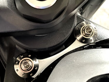 Yamaha FZ6 2004 - 2009 Essence Réservoir Attache Kit Boulons Titane N°Rouille