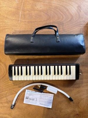 Suzuki Pro37 v3 Professional Alto Melodion w/ Case & Mouthpieces 