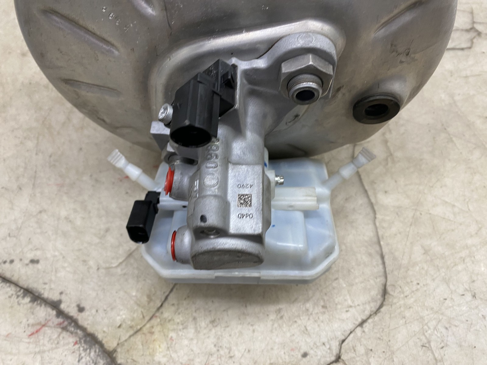 2015-2020 BENTLEY BENTAYGA OEM POWER BRAKE BOOSTER MASTER CYLINDER 36A612103