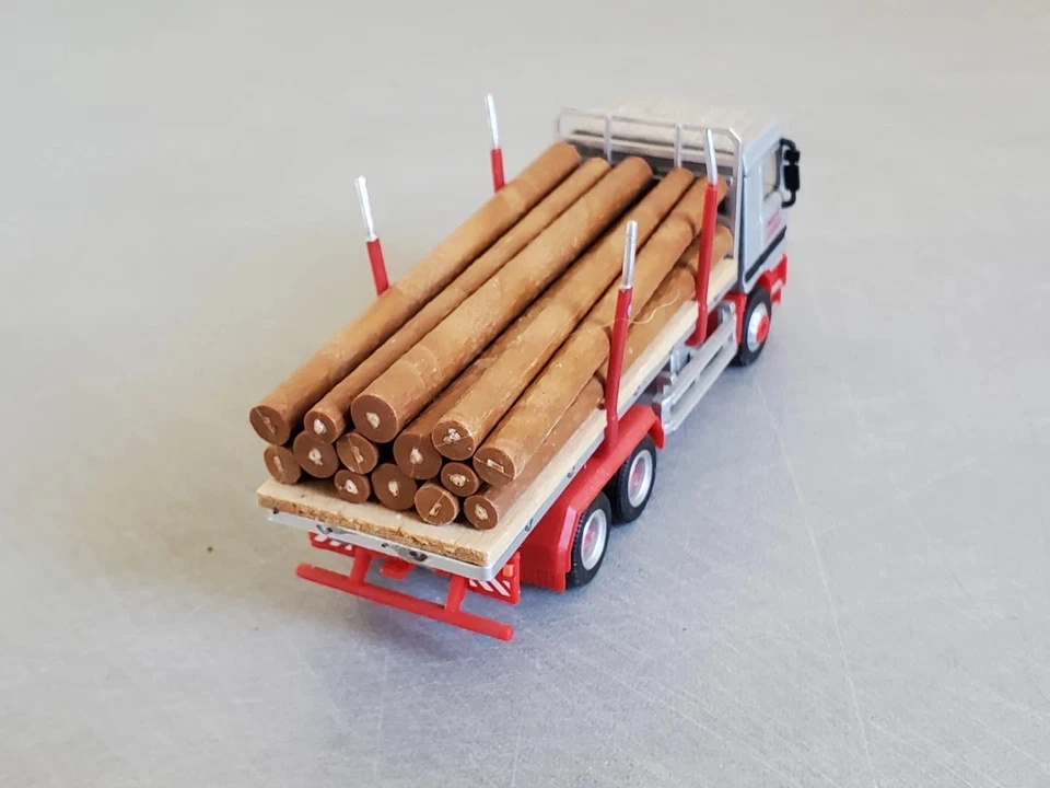 Schuco Mercedes-Benz Actros – Camion Forestale 1/87 Con Carico Di Legno - Tbe - Immagine 4 di 4