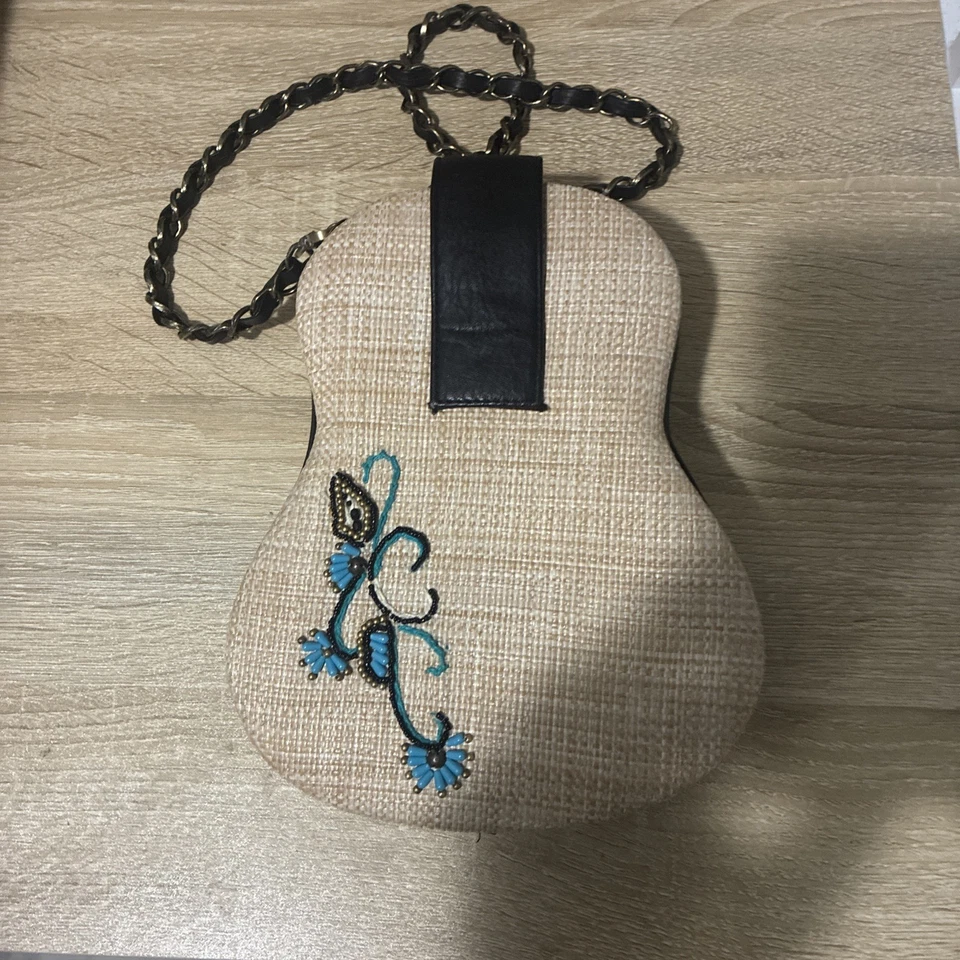 Bolsa de guitarra Mary Frances desconectada tecido creme e nova com etiquetas turquesa com miçangas *RARA - Imagem 2 de 4