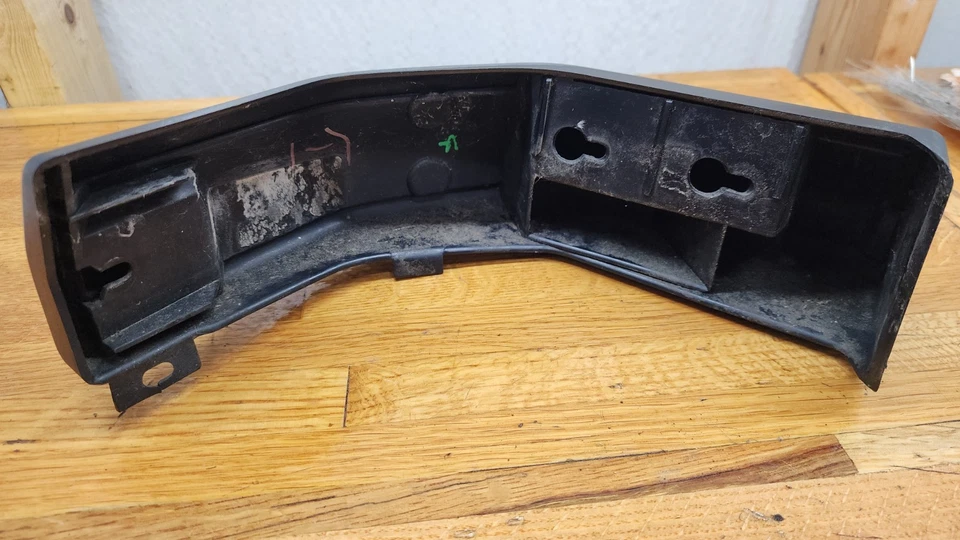 Tapa de parachoques trasero derecho Land Rover Discovery 2 1999-2004 Foto 4 de 4