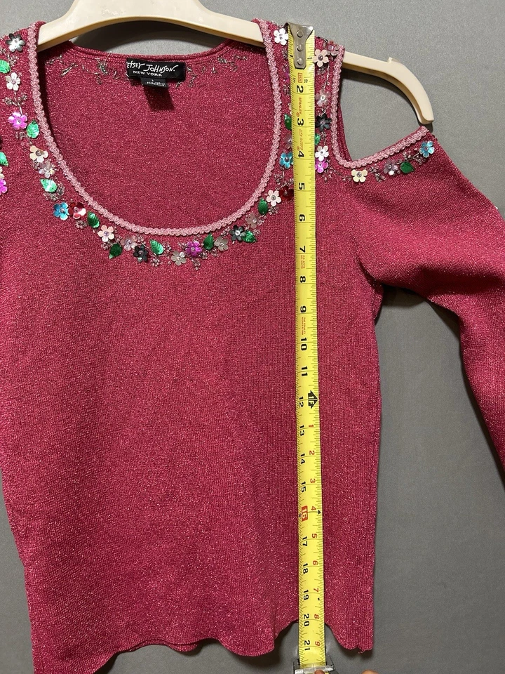 BETSEY JOHNSON 粉红色复古闪光露肩上衣,带花卉细节,尺寸 L — 第 3/4 张图片