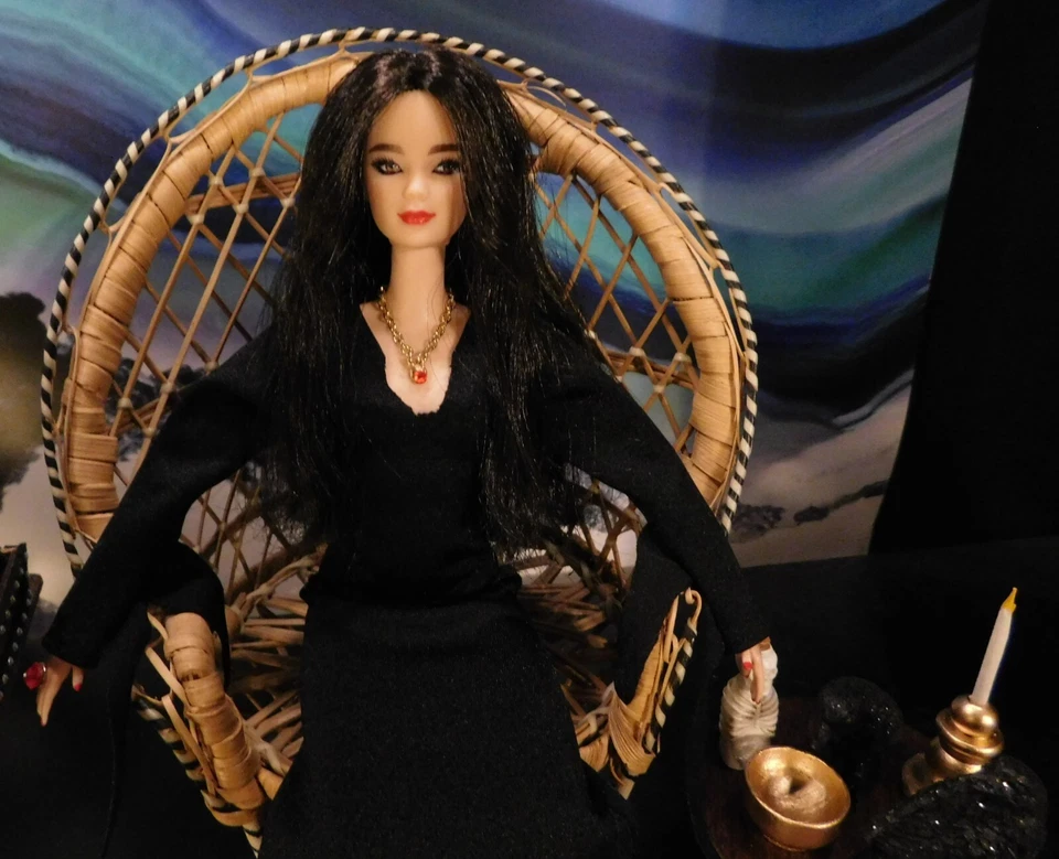 Barbie The Addmas Family Made to Move Hybrid MORTICIA ADDMAS & Her Pets & MAIS - Imagem 4 de 4