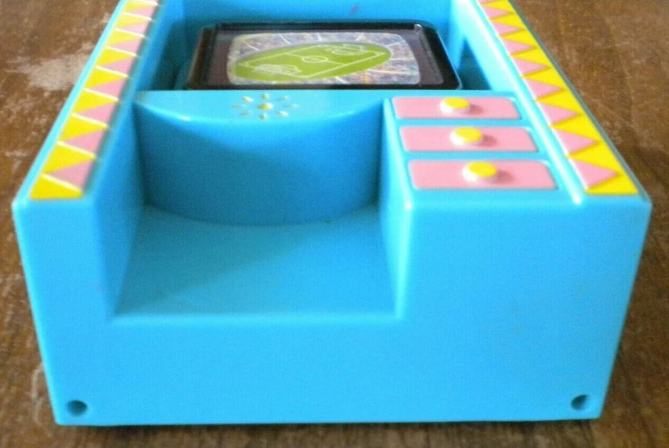 MATTEL 2003 MUÑECA MUEBLES ORDENADOR, TV, LIBRERÍA GABINETE 5 1/2"" ALTO Foto 4 de 4