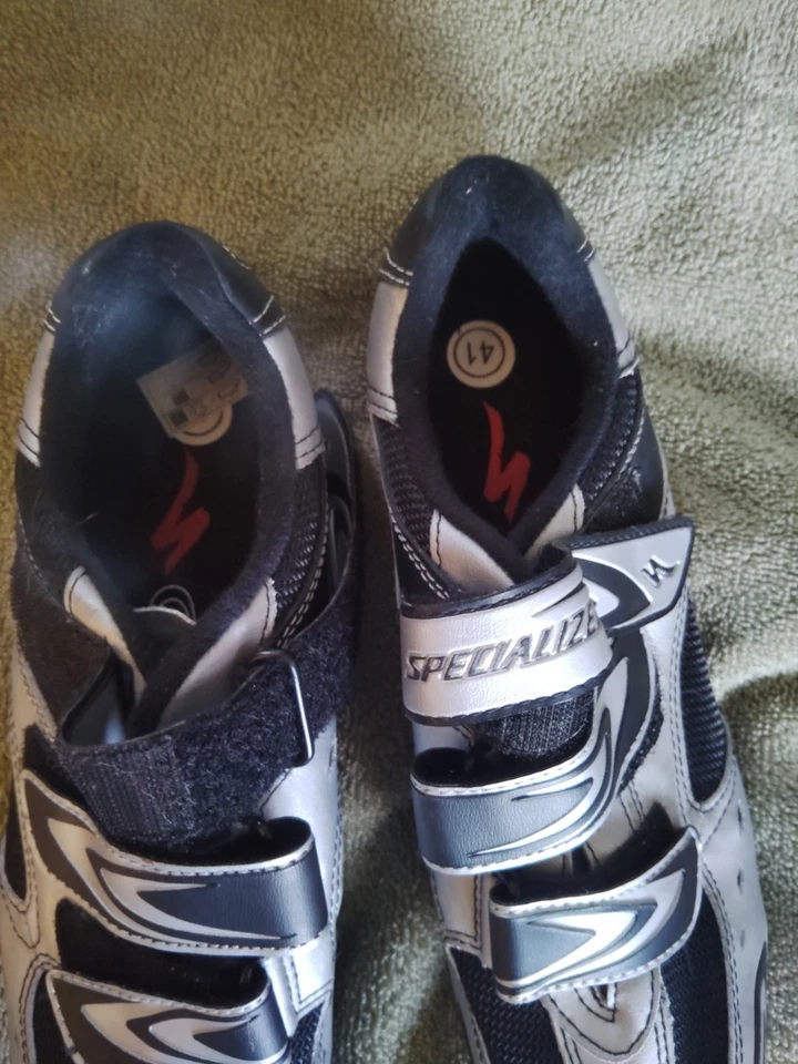 Zapatos deportivos especializados de ciclismo de carretera EU 41 US 8 plateados/negros SPD-SL tacos... Foto 2 de 3