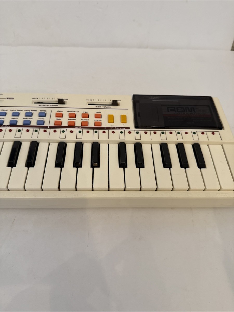 Vtg Casio PT-80 Mini Synth Electronic Keyboard With Rom Pack RO