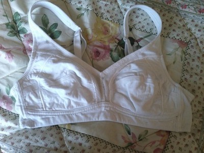 F&F Soft Cotton BH ohne Bügel UK 34B Euro 75B Frankreich 90B Weiß