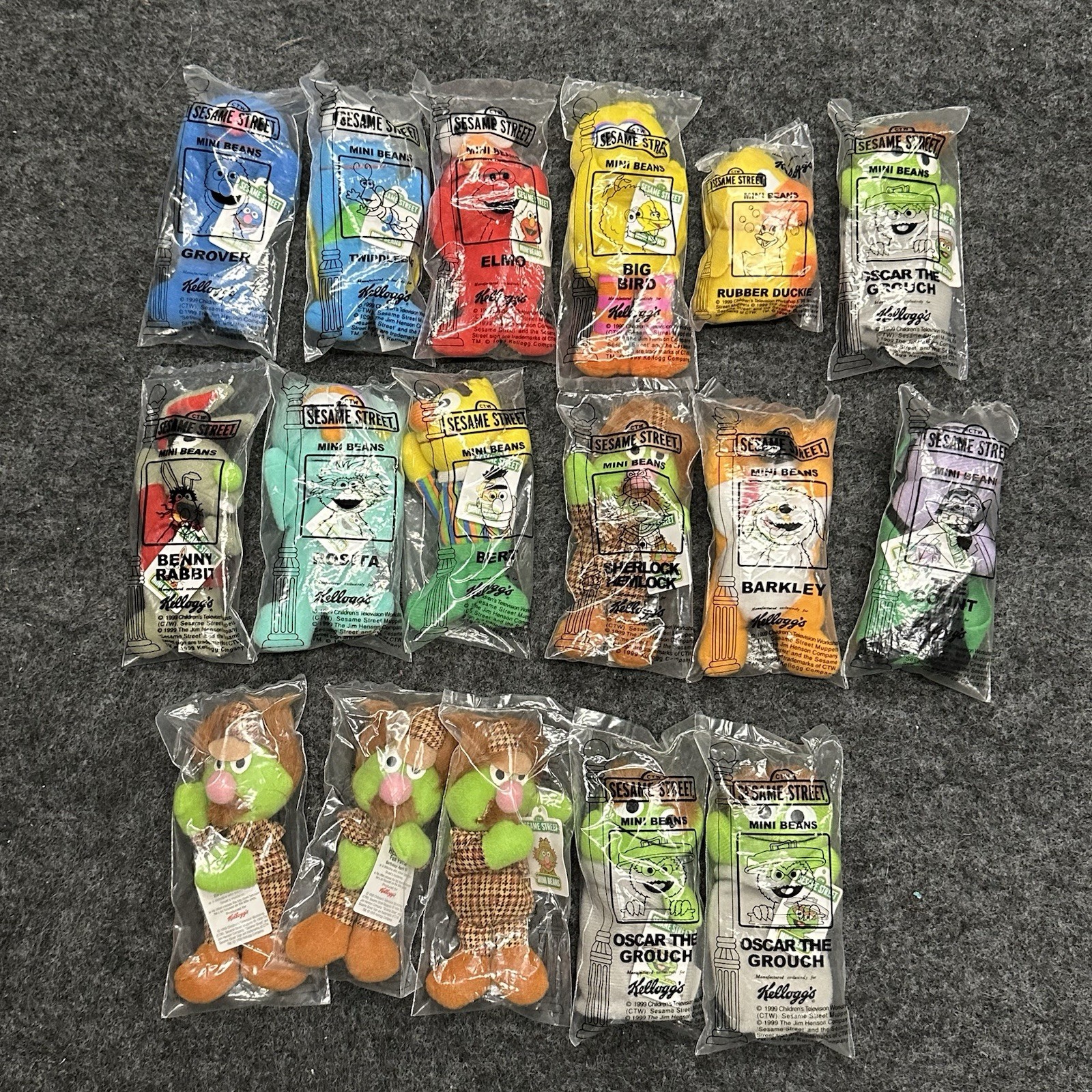 The Sesame Street Mini Beans 4" Kellogg's ALL 17 NEW IN PACKAGE!!