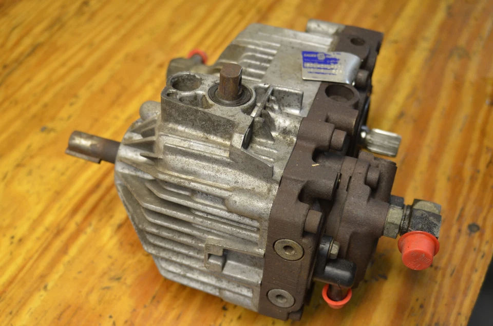 Bomba de transmisión hidrostática John Deere F710 BDU-21L-300 AM105307 F725 G2U Foto 4 de 4