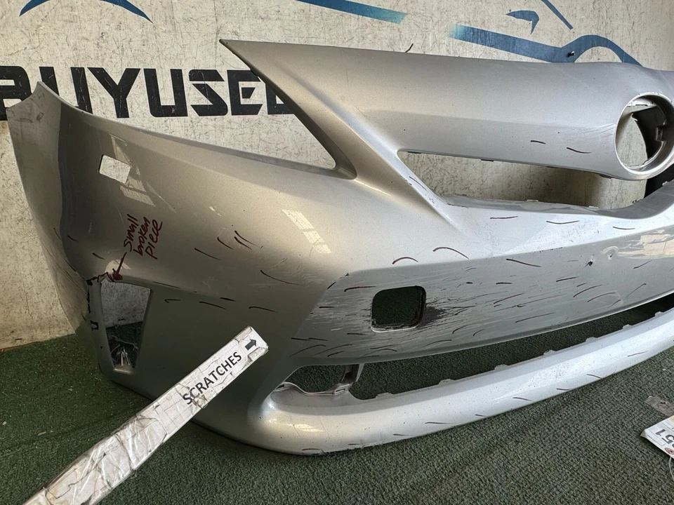 Parachoques delantero Toyota Prius V 2012 2013 2014 OEM AX98851 con pequeñas grietas Foto 4 de 4