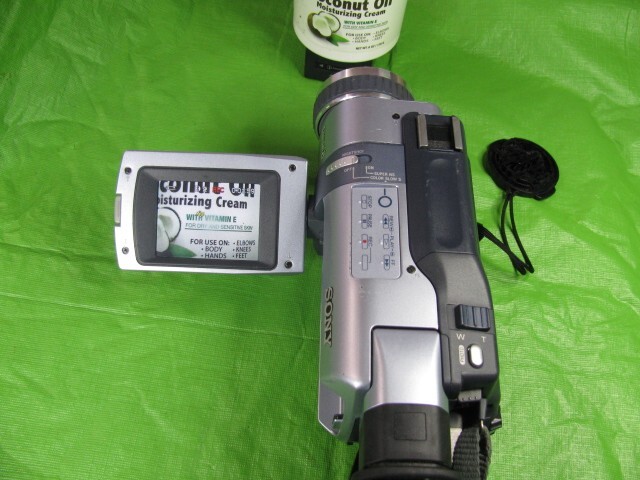 SONY ソニー Handycam DCR-TRV240 Digital8 Sony DCR-TRV240 Digital 8 Camcorder