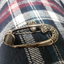 Vintage BOMA 925 Sterling Silver and Marcasite Brooch with black onyx 