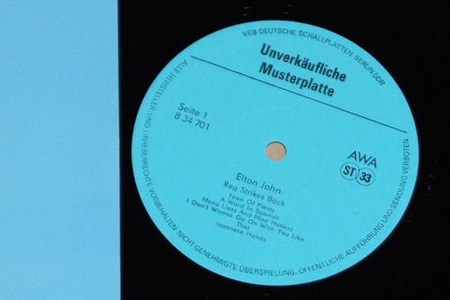 ELTON JOHN -Reg Strikes Back- LP Musterplatte Promo VEB Amiga AWA DDR