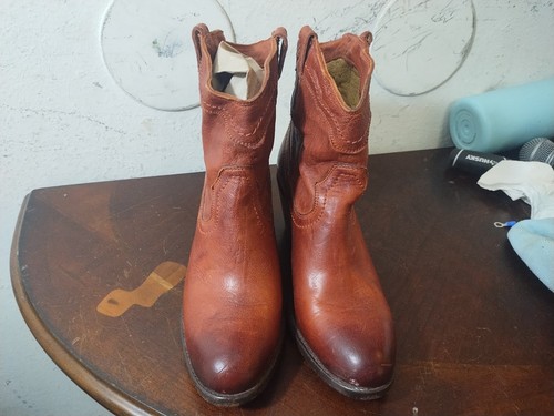Frye Rustic Brown Western Ankle Boots Womens Size 8 B #3477938 - Picture 3 of 8