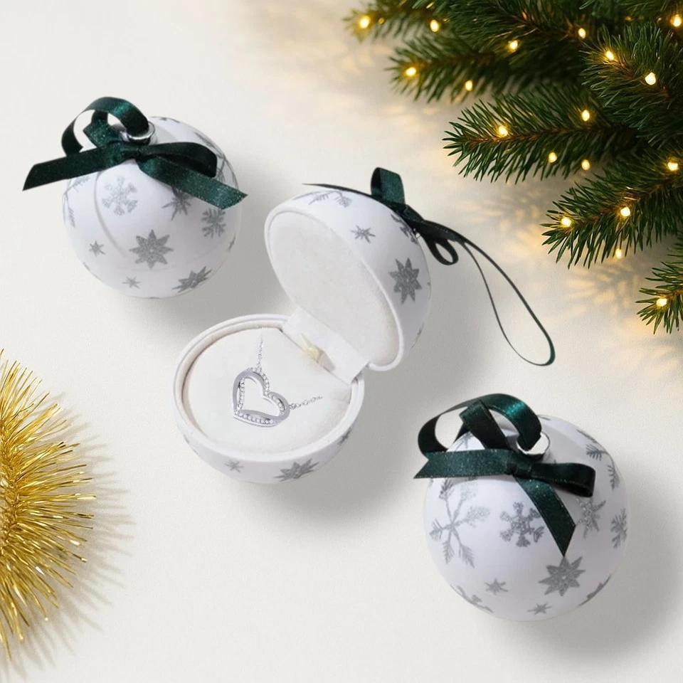 Idea Regalo Donna Natale Portagioielli Pallina con Collana Cuore Argento - Immagine 2 di 4