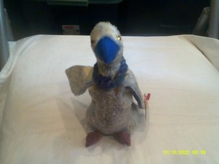 Vtg. Ty Beanie Baby Buzzy the Buzzard DOB 7/6/2000 org tags