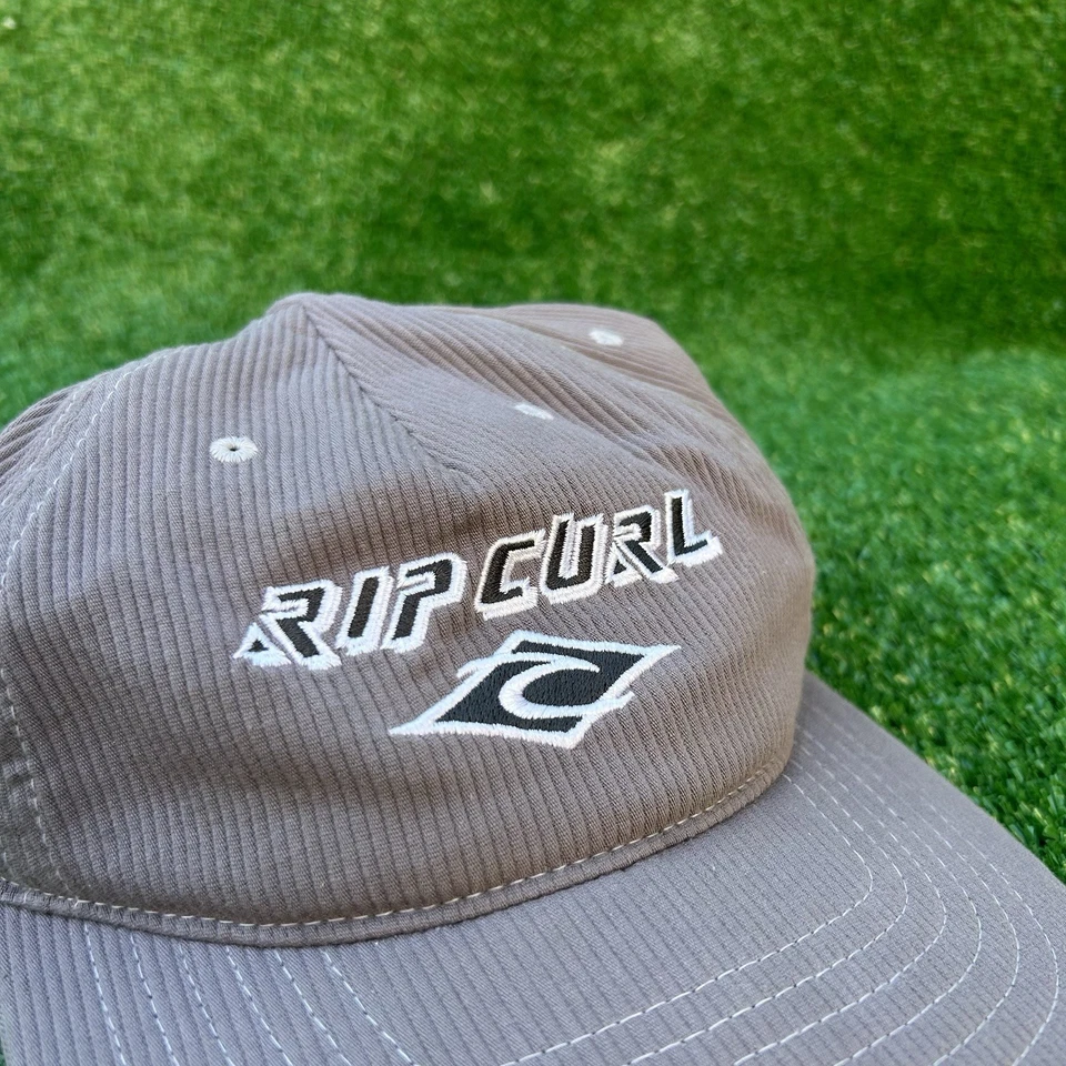 Sombrero ajustable gris Rip Curl pana diamante bajo perfil con tirantes Foto 3 de 4