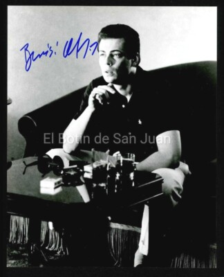VINTAGE SIGNED PHOTO / ACTOR - BENICIO DEL TORO / PUERTO RICO 1990's