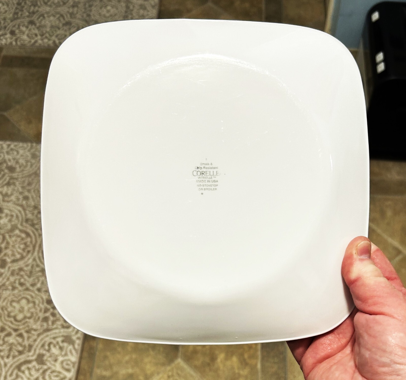 LOT OF ( 7 ) BEAUTIFUL CORELLE SQUARE SPLENDOR DINNER & LUNCHEON PLATES