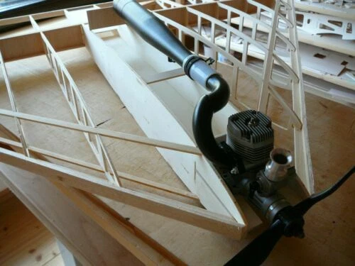 RC Flugzeug-Modelle & -Modellbausätze mit Nitro