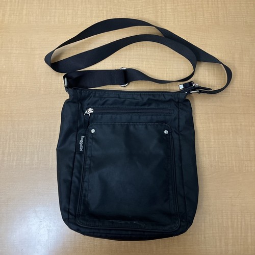 Baggallini Go Bagg Bag Handtasche Reise schwarz verstellbarer Riemen Schlüsselhalter