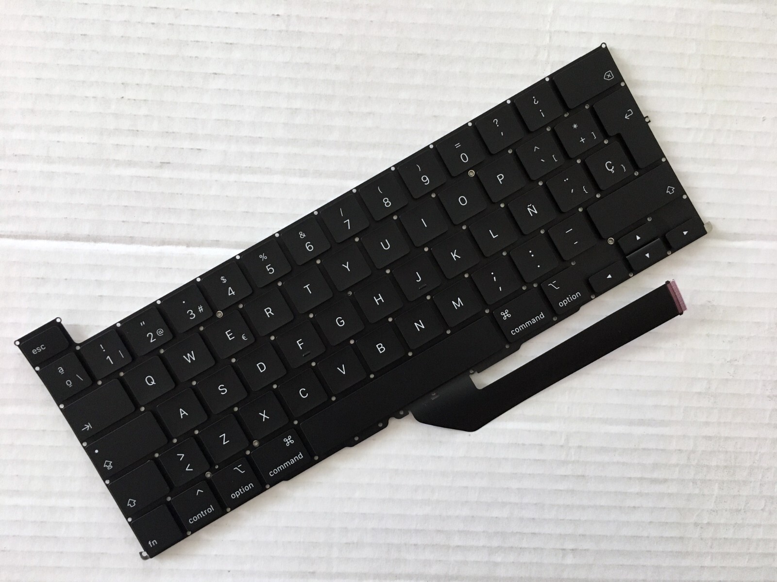KEYBOARD W/SCREWS SET + TOOL (Spanish) MacBook Pro Touch Bar 16" A2141 2019 