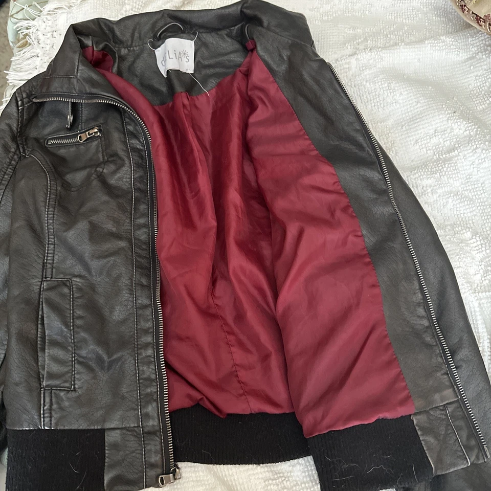 Jaqueta de couro sintético para meninas - Imagem 4 de 4